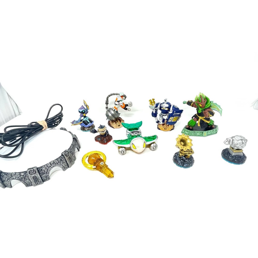 Skylander Activision Figures & Pad Lot of 9 Gem
